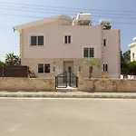 Dione By فيلة بييا