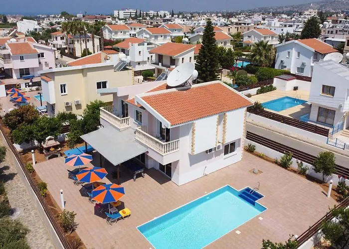 Dione By Vila Pegeia