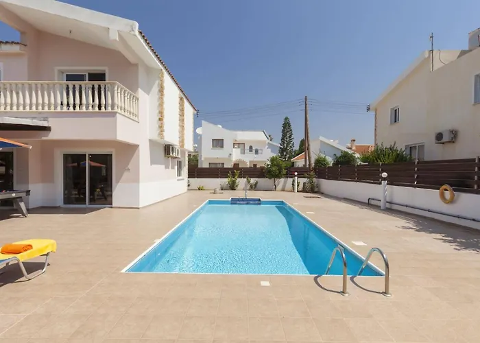 Dione By Vila Pegeia